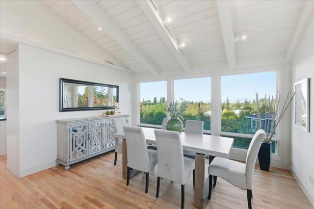 920 Oxford Drive, Los Altos CA: https://media.crmls.org/mediaz/21f261af-3c39-4ab8-810e-97c9dce7f74c.jpg