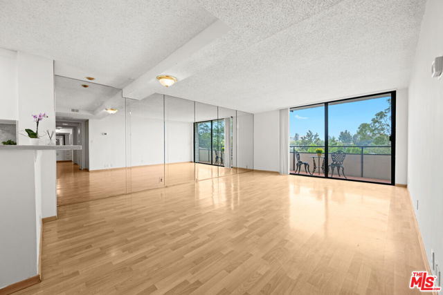10535 Wilshire Boulevard, Los Angeles CA: https://media.crmls.org/mediaz/21f2df86-3274-4c3a-a910-19e6c0d315f2.jpg