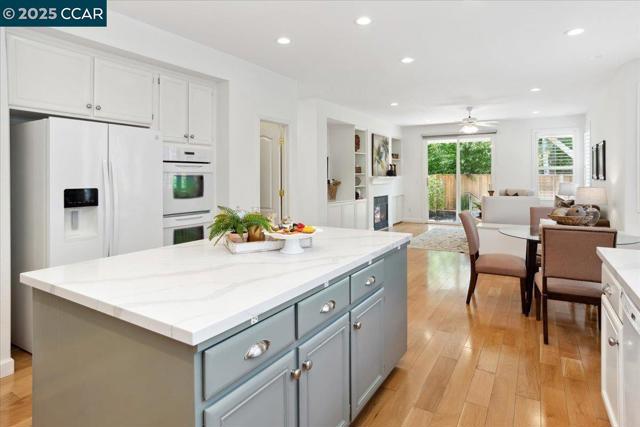 3062 Windmill Canyon Dr, Clayton CA: https://media.crmls.org/mediaz/21f333ee-9ae7-4aaa-a8ba-f8e53f2a241d.jpg
