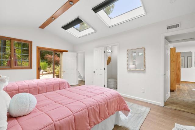 530 Flume Road, Aptos CA: https://media.crmls.org/mediaz/21f36b30-2f70-4eb0-91f4-538c6e948abf.jpg