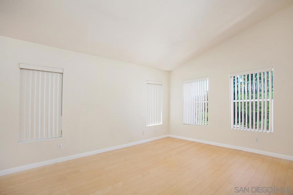 5558 Renaissance Ave - photo 11