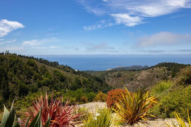 3200 Red Wolf Drive, Carmel CA: https://media.crmls.org/mediaz/21f3838b-b936-405f-b9d5-0e1c2f551f70.jpg