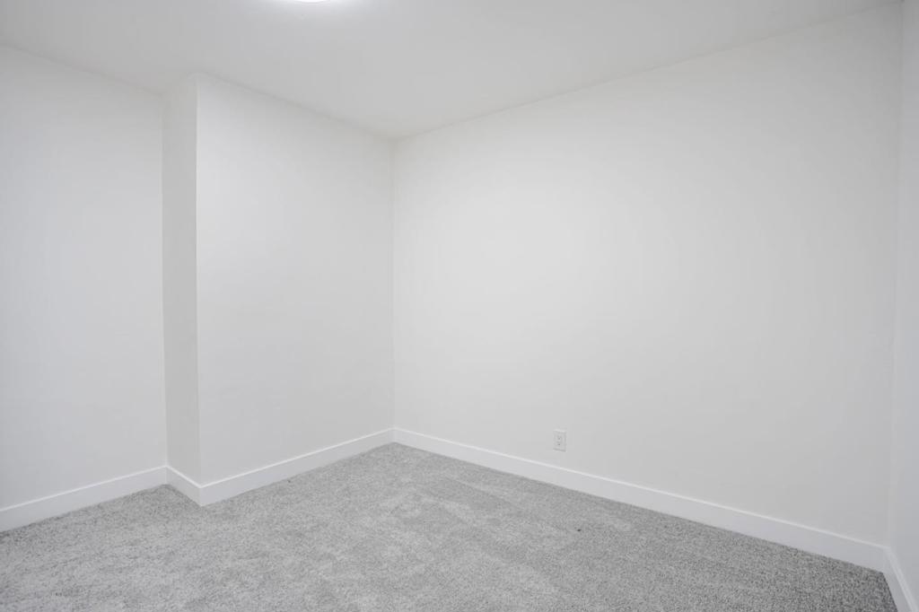 https://media.crmls.org/mediaz/21f49ed6-92b2-4d40-8084-eb4742cabe89.jpg?preset=X-Large