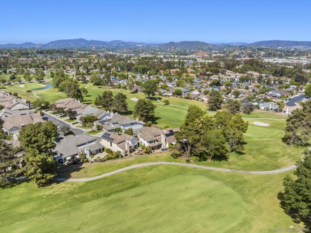 1894 Spyglass Cir, Vista CA: https://media.crmls.org/mediaz/21f4c436-ae10-489e-9f17-b1b46f23920a.jpg