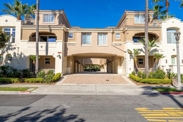 Detail Gallery Image 5 of 28 For 2842 Farragut Rd #130,  Point Loma,  CA 92106 - 2 Beds | 2/1 Baths