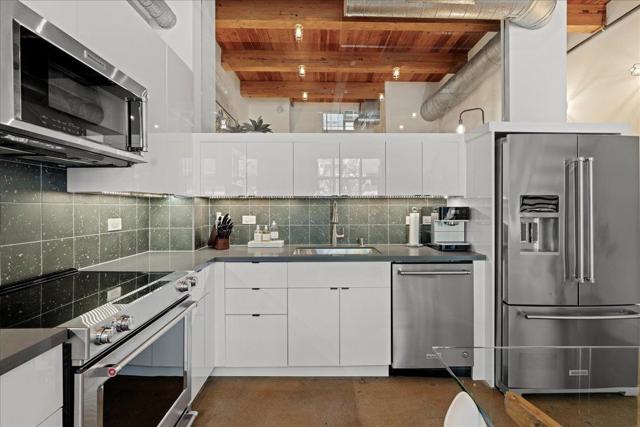 333 Santana Row, San Jose CA: https://media.crmls.org/mediaz/21f5826e-3e01-4e97-bf14-86b6b50fb2f4.jpg
