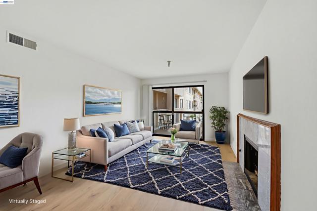 Image 4 of 37 For 1400 Carpentier St  315