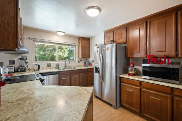 11745 Tam Oshanter Drive, Salinas CA: https://media.crmls.org/mediaz/21f67e34-d046-409b-83ba-150be2df7e9a.jpg