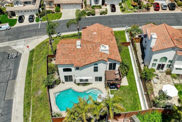 3737 Hillview Way, Oceanside CA: https://media.crmls.org/mediaz/21f6c78c-00a5-4f93-bb28-d13979b28f2c.jpg