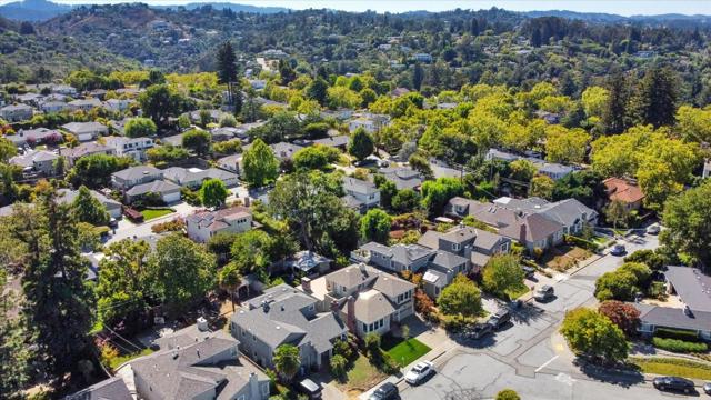 438 Bucknell Drive, San Mateo CA: https://media.crmls.org/mediaz/21f6dad2-f5c3-4b76-8ed7-724d5fd623e7.jpg