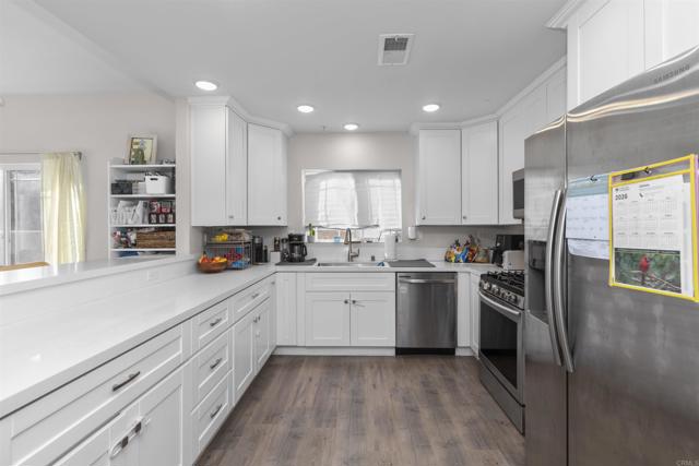 Detail Gallery Image 12 of 41 For 759 Lincoln Place, El Cajon,  CA 92020 - 3 Beds | 2/1 Baths