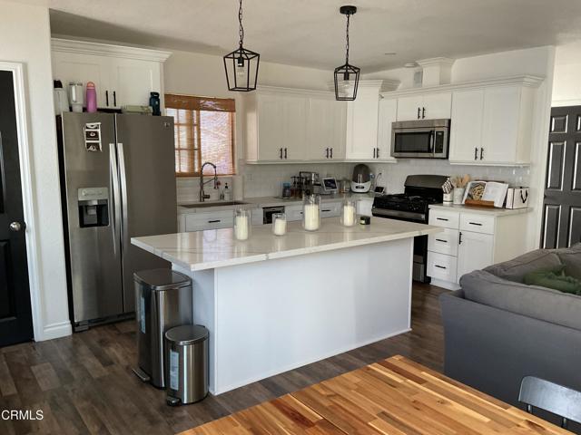 Detail Gallery Image 3 of 14 For 3541 S G St, Oxnard,  CA 93033 - 4 Beds | 2 Baths