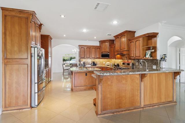 19075 Caesar Drive, Ramona CA: https://media.crmls.org/mediaz/21f729bc-3705-46b6-9d21-807e806ae29b.jpg