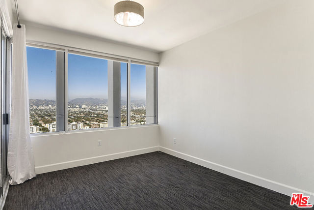 5670 Wilshire Boulevard, Los Angeles CA: https://media.crmls.org/mediaz/21f80dd0-27b9-47a9-99d4-d4c4c7762385.jpg