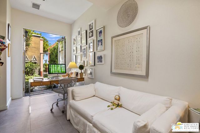 47425 Medina Drive, Palm Desert CA: https://media.crmls.org/mediaz/21f8c62a-665e-4ff0-a58f-521fb49c3c30.jpg