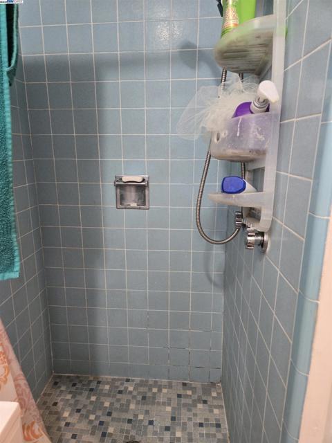 535 W Carlton Way, Tracy CA: https://media.crmls.org/mediaz/21f90535-8f3a-472a-953e-161865f447ce.jpg