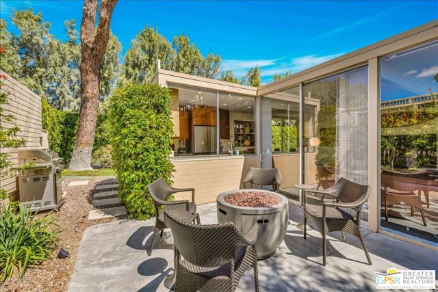 360 Cabrillo Road, Palm Springs CA: https://media.crmls.org/mediaz/21fa03ca-1e39-419f-b25a-4a5fe2a4a13b.jpg