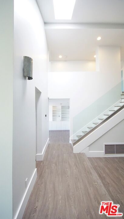 2724 Angelo Drive, Los Angeles CA: https://media.crmls.org/mediaz/21faaaee-b38c-4ba3-85f0-1508ef3e555b.jpg