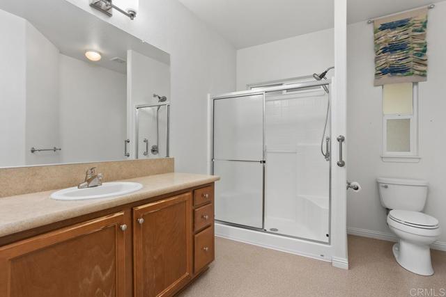 525 W El Norte Parkway, Escondido CA: https://media.crmls.org/mediaz/21faeddb-fa35-4d5c-9a37-171f49fb65f5.jpg