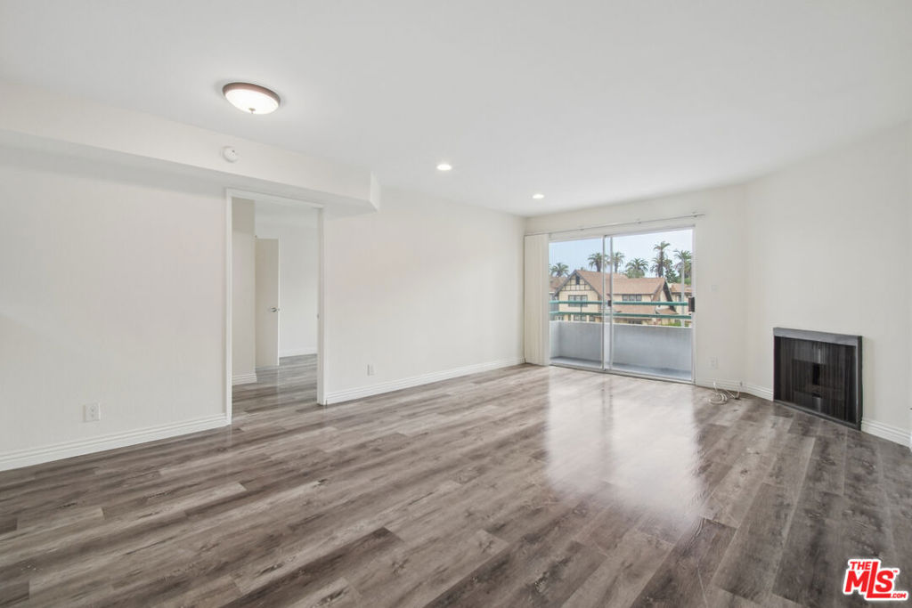 870 Crenshaw Boulevard #202