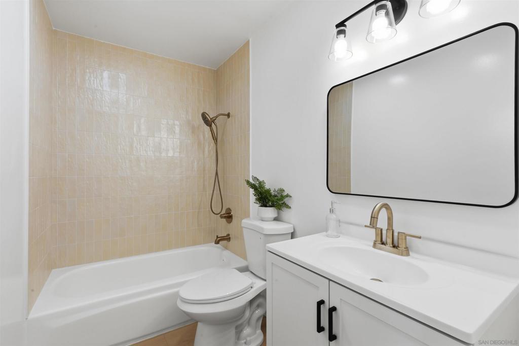 4750 Noyes St - photo 8