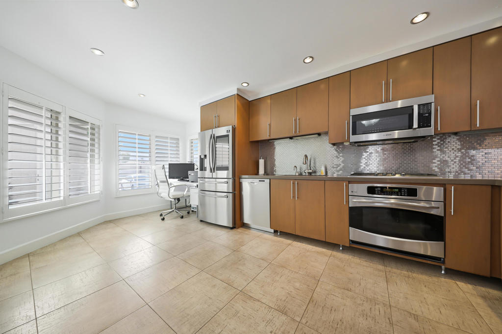 MLS #219135978DA image #2