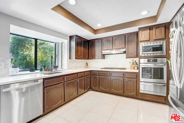 4911 Calle Robleda, Agoura Hills CA: https://media.crmls.org/mediaz/21fbe407-e14f-4730-9290-fc3b8b5b09f7.jpg