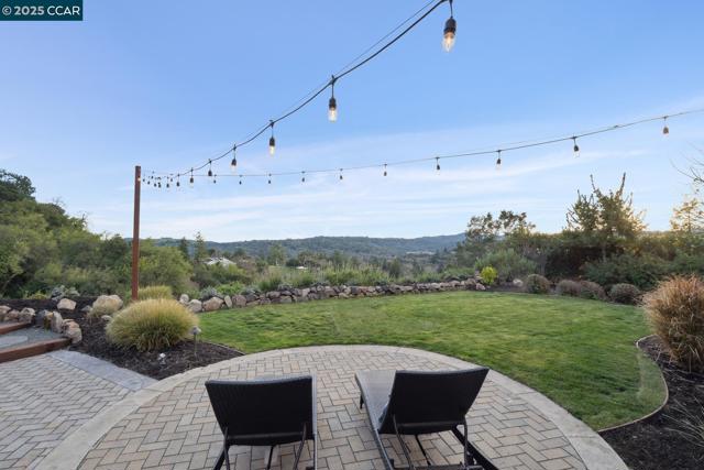 1204 Glen Rd, Lafayette CA: https://media.crmls.org/mediaz/21fc2811-43ae-43b7-891c-2bc6c070d71d.jpg