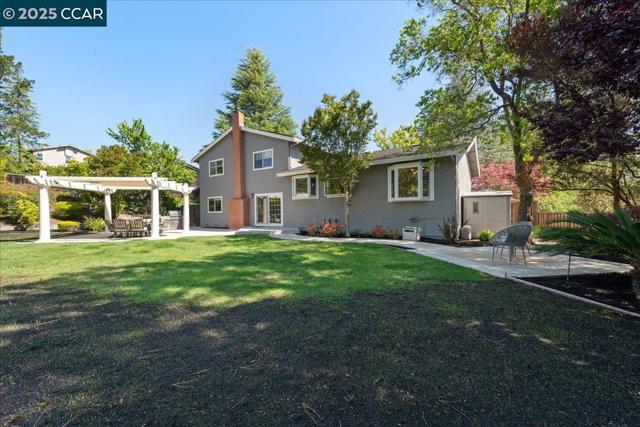 2787 Morgan Dr, San Ramon CA: https://media.crmls.org/mediaz/21fc3b12-bfd9-4c4b-9c80-ee8d4ea1650b.jpg