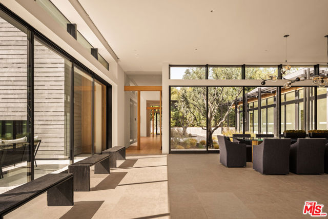 1225 Shippee Lane, Ojai CA: https://media.crmls.org/mediaz/21fcafd1-2290-419b-8551-37127bcad6fe.jpg
