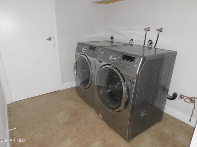 467 Sundance Street, Thousand Oaks CA: https://media.crmls.org/mediaz/21fcee14-cd07-436a-85ad-4f8abd4c0623.jpg