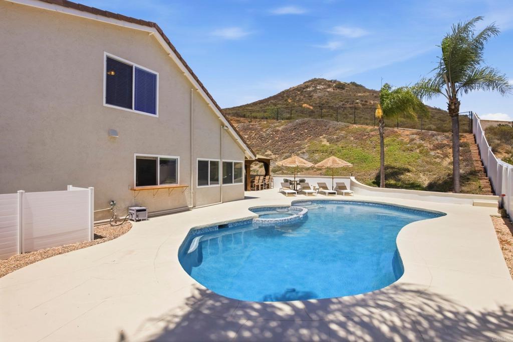 12388 Reata Court - photo 4