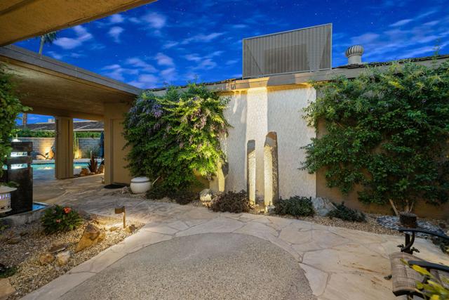4 Saint Marys Court, Rancho Mirage CA: https://media.crmls.org/mediaz/21fd633d-3ace-4e5d-8105-9d19552a67f9.jpg