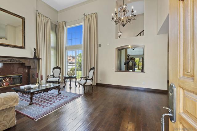 1006 Acero St, Chula Vista CA: https://media.crmls.org/mediaz/21fdcfbf-b7f3-4ca4-9b21-14adf1591c32.jpg