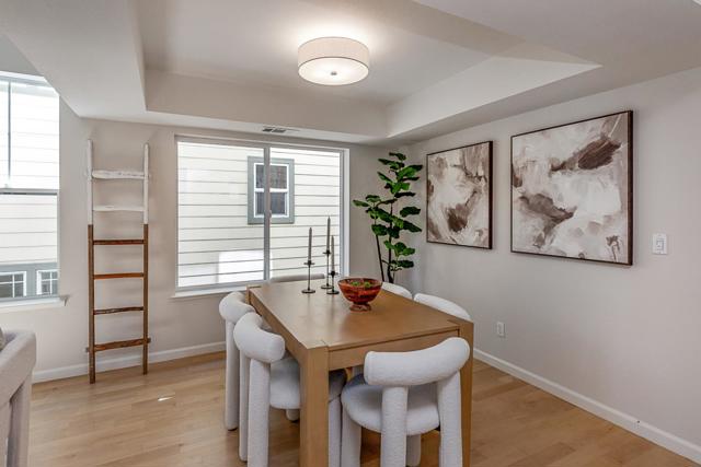 185 Hamwood Terrace, Mountain View CA: https://media.crmls.org/mediaz/21fe2f05-c5c2-496a-8f6c-e4fdf3fb71b4.jpg