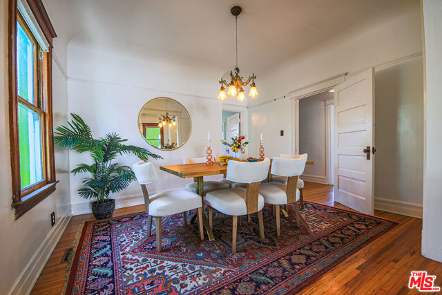 132 N Avenue 57, Los Angeles CA: https://media.crmls.org/mediaz/21fe3f1f-92bb-4288-bdd2-0c3a8d0b4cea.jpg