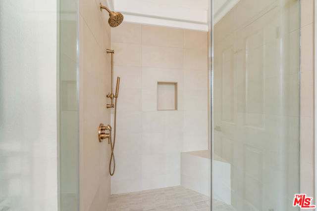 6453 Zuma View Place, Malibu CA: https://media.crmls.org/mediaz/21feb0cf-66e0-4eea-8a4a-1fb0735f5227.jpg