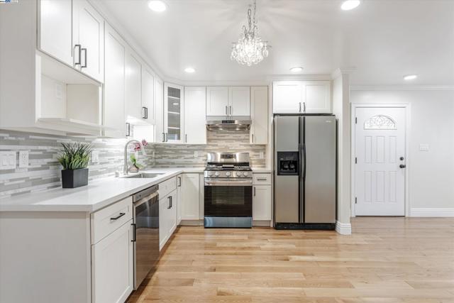 Image 9 of 41 For 2521 Highland Ave