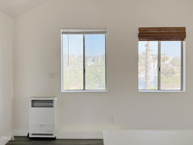 Detail Gallery Image 4 of 13 For 1827 Santa Ynez St #F,  Los Angeles,  CA 90026 - 1 Beds | 1 Baths