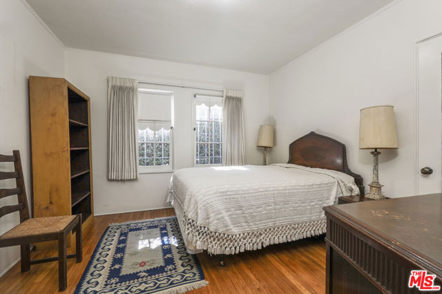 6281 Drexel Avenue, Los Angeles CA: https://media.crmls.org/mediaz/22013405-7d71-4f70-bf92-0e9ee48f0b3d.jpg