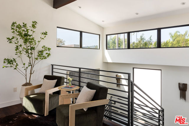 Image 11 of 35 For 414 La Jolla Avenue