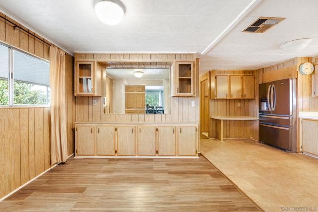 2003 Bayview Heights Dr, San Diego CA: https://media.crmls.org/mediaz/2202bd5a-77f3-4195-a8eb-00dc671b7ff3.jpg