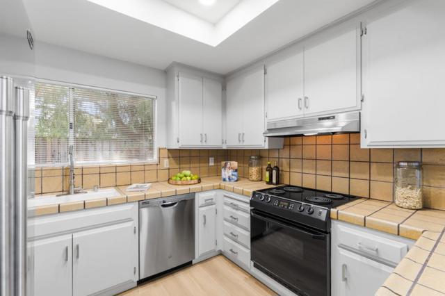 958 Spadafore Court, San Jose CA: https://media.crmls.org/mediaz/220420e2-c8bd-4856-a14b-ba2157859a94.jpg