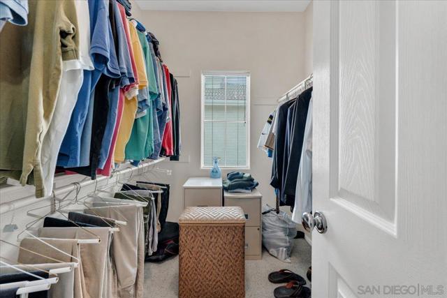 938 Camino De La Reina, San Diego CA: https://media.crmls.org/mediaz/22050383-87ea-419b-9c7a-2524ee1fc06b.jpg