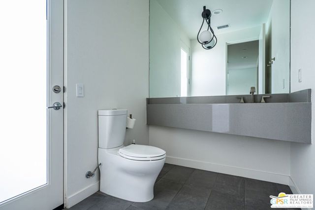 1007 Ziel Drive, Palm Springs CA: https://media.crmls.org/mediaz/22050d1b-31b0-47c7-bc98-8f1f00c63715.jpg