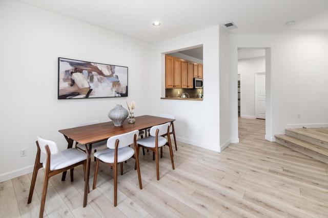 3767 Carmel View Rd #4, San Diego CA: https://media.crmls.org/mediaz/2205a50a-bfad-476c-b5b1-0bf2ba20f5e0.jpg