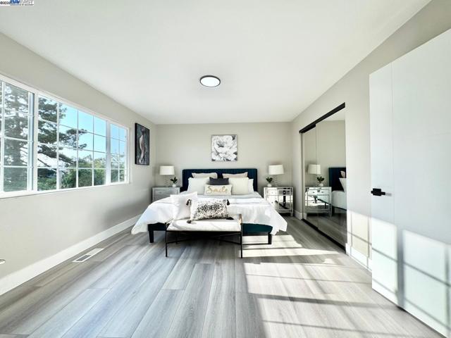20595 Center St, Castro Valley CA: https://media.crmls.org/mediaz/2206169b-3166-4790-8a4b-16ef38da7d14.jpg