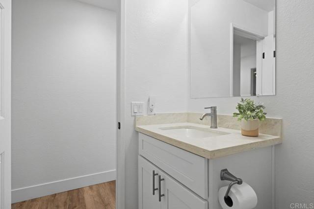 1642 Marbella Drive, Vista CA: https://media.crmls.org/mediaz/22065780-5d4e-49e6-a52c-7a35c084cc63.jpg