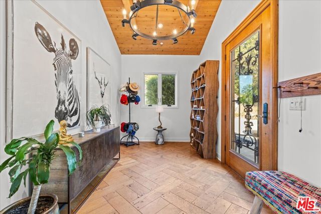 2373 Tuna Canyon Road, Topanga CA: https://media.crmls.org/mediaz/2206ab81-cb9e-4236-a11f-5fa93b66c299.jpg