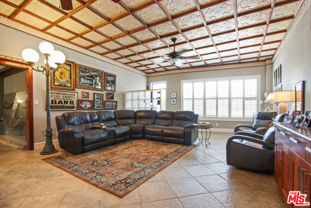 1644 W Wilmington Boulevard, Wilmington CA: https://media.crmls.org/mediaz/2206ecf9-307f-4298-8cb2-0c6380c0fa7c.jpg